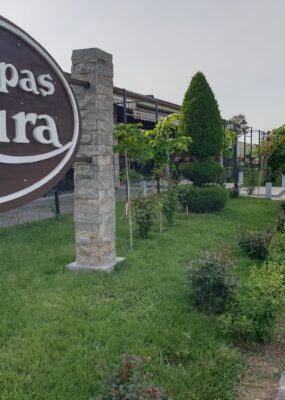 Popas Laura restaurant cofetarie salon de evenimente