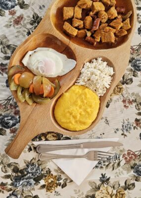 Popas Laura restaurant cofetarie salon de evenimente